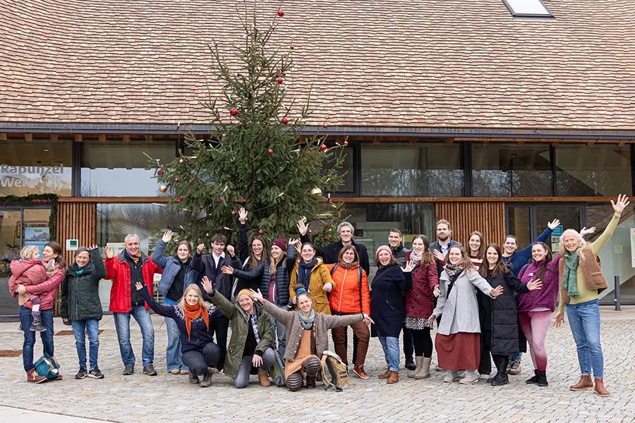 RAPUNZEL One World Organic Foundation apoya a diez guarderías forestales, naturales y agrícolas de Algovia y Alta Suabia. RAPUNZEL One World Organic Foundation apoya a diez guarderías forestales, naturales y agrícolas de Algovia y Alta Suabia.